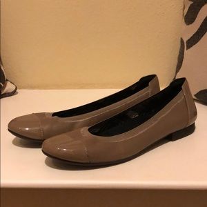 Naturalizer flats
